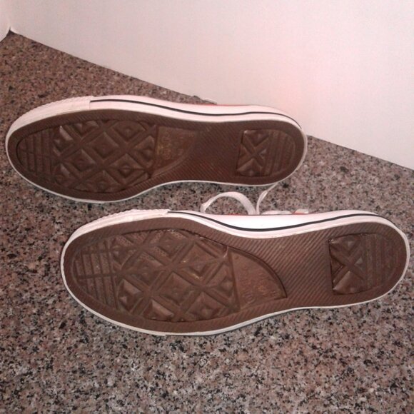 Converse All Star  Men's 6 Women's 8  Sneakers Orange Canvas Low Top Shoes. - Picture 4 of 4